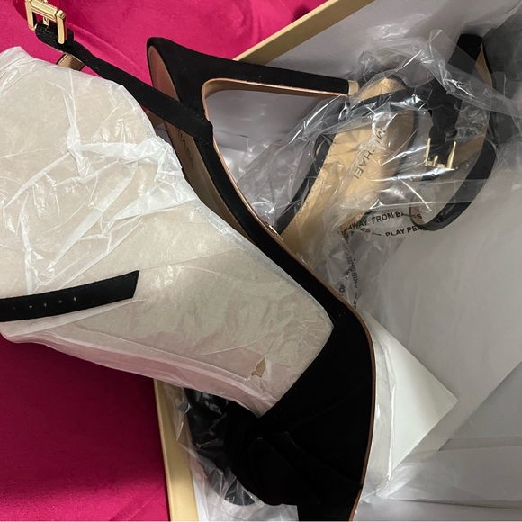 New Michael Kors Women's Black Suede Open Toe Ankle Strap Bow Sandal Size 11 - Picture 3 of 6